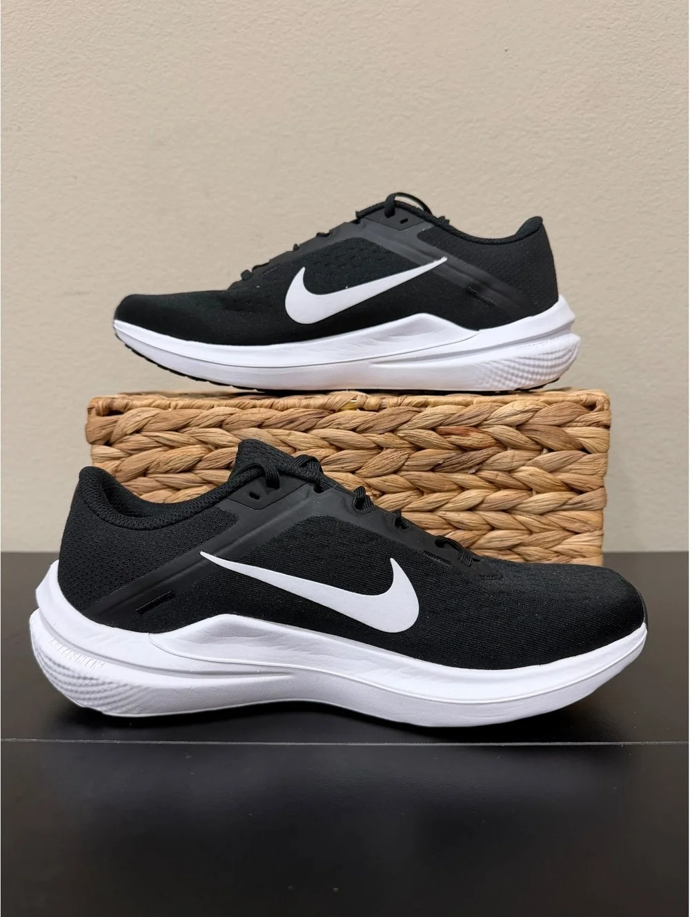 Size 7.5 - Nike Winflo 10 “Black White”